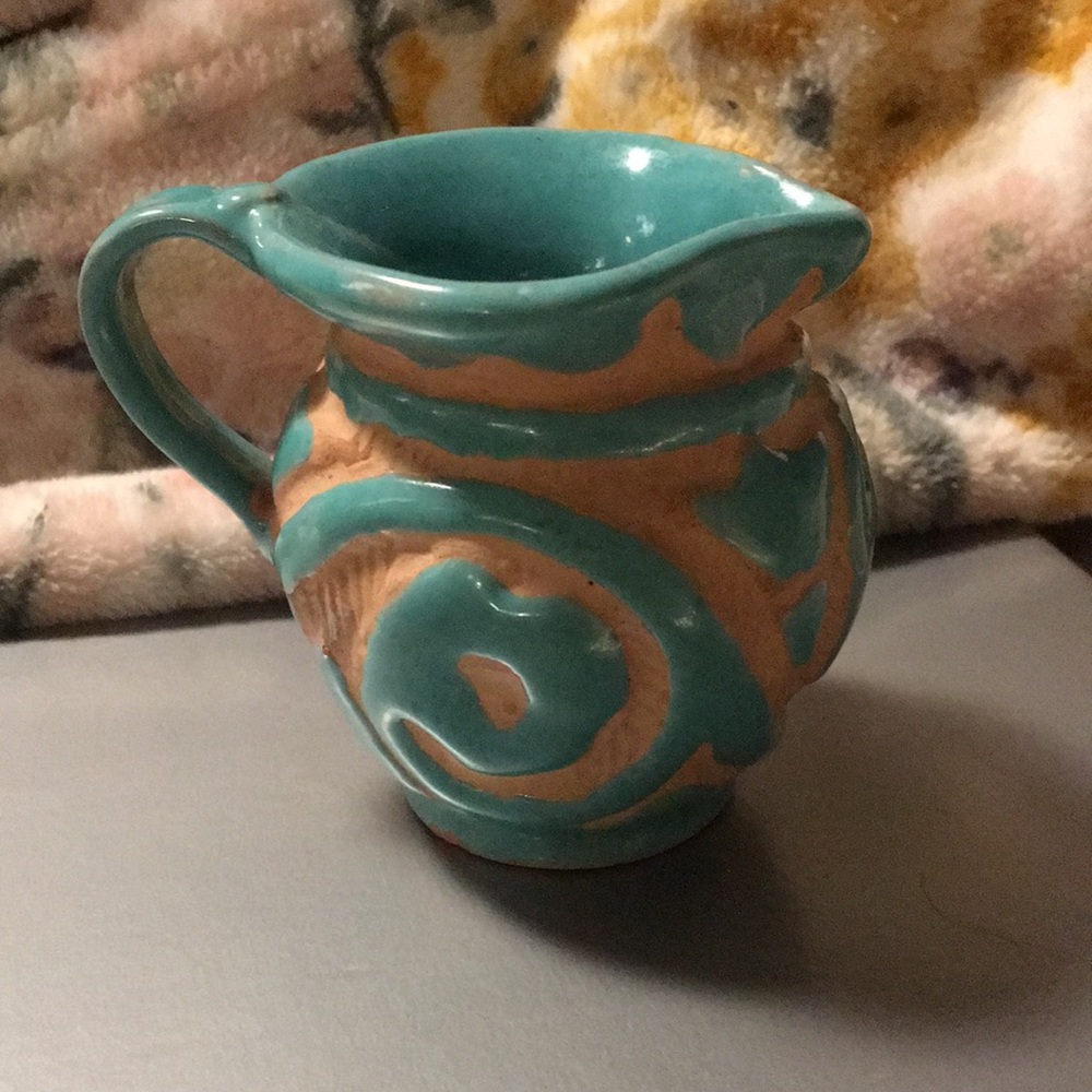 Small Italian pottery piece